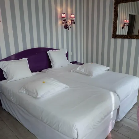 Aria Hotel